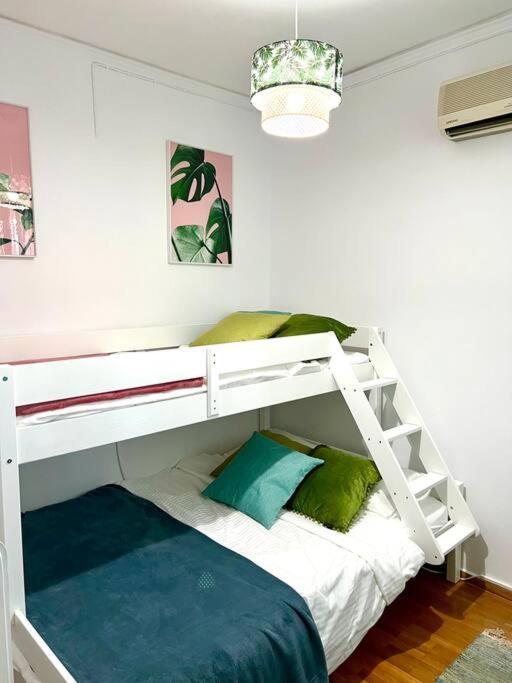 Seaview Penthouse On The Square Apartment Aigio Bagian luar foto